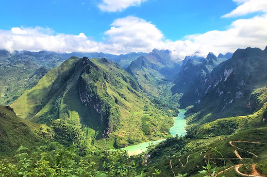 Ha Giang Loop 3 Days — Private SUV Tour